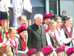 26996592_340919659756952_773816876_n